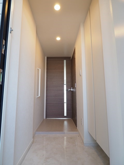 レオーネ方南町3階 玄関