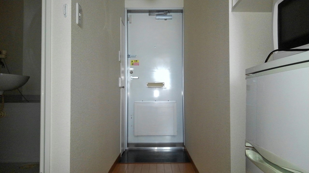 レオパレスアルタランテⅢ 玄関