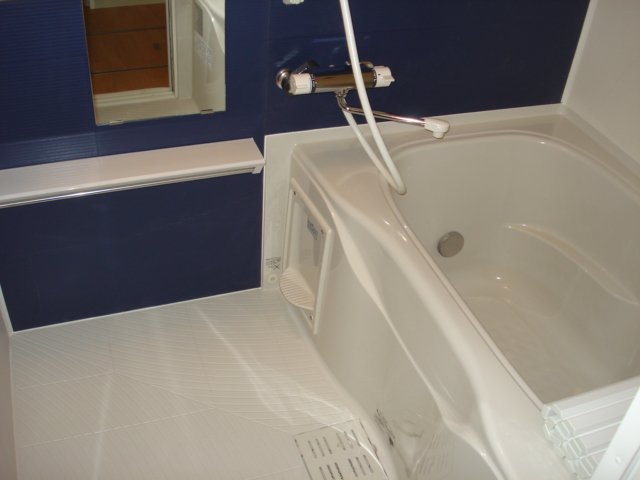 アクアマリン201号室 浴室