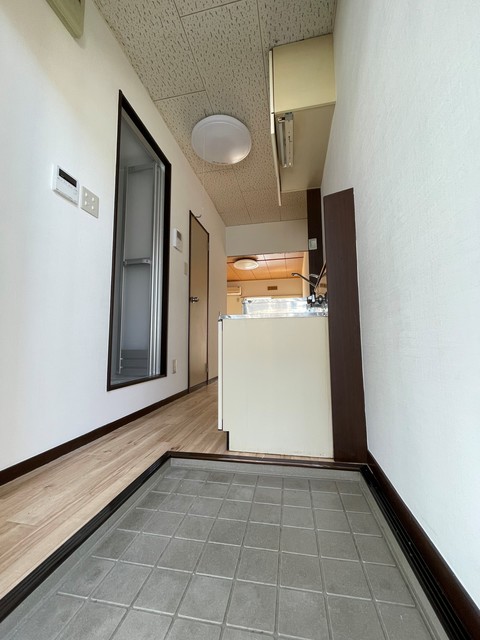 サンハイツ0202号室 玄関