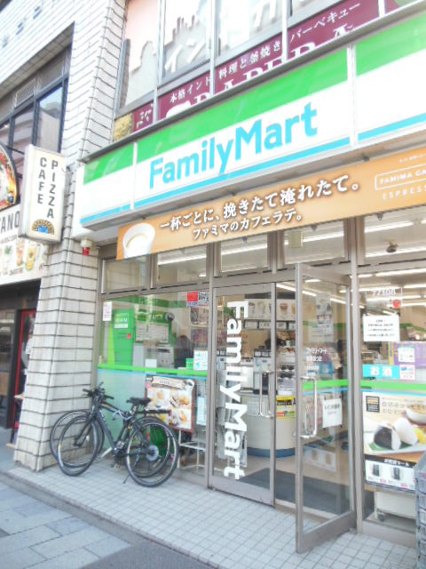 カテリーナ新宿御苑駅前5階 ファミリーマート新宿通り店