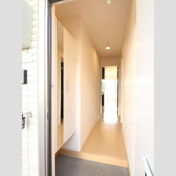 リバーサイドガーデン　B 玄関