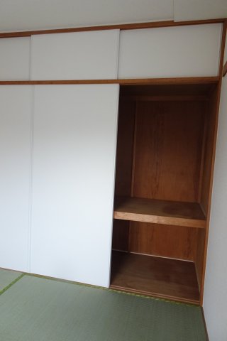アゼリア岡津 和室押入　※現況優先