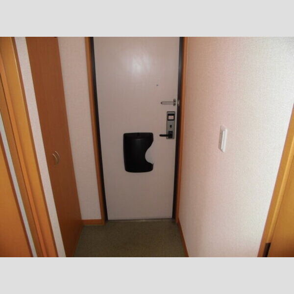 ソレアードK 玄関