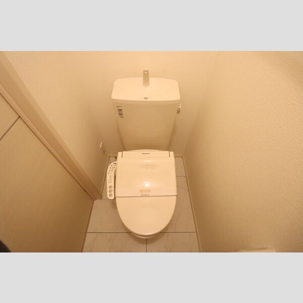 メゾンボヌール103号室 温水洗浄暖房便座