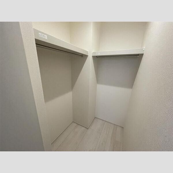 リーブルファイン足立南花畑 収納