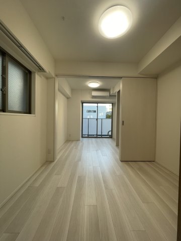 ガーラ・ステーション川崎平間6階 リビング