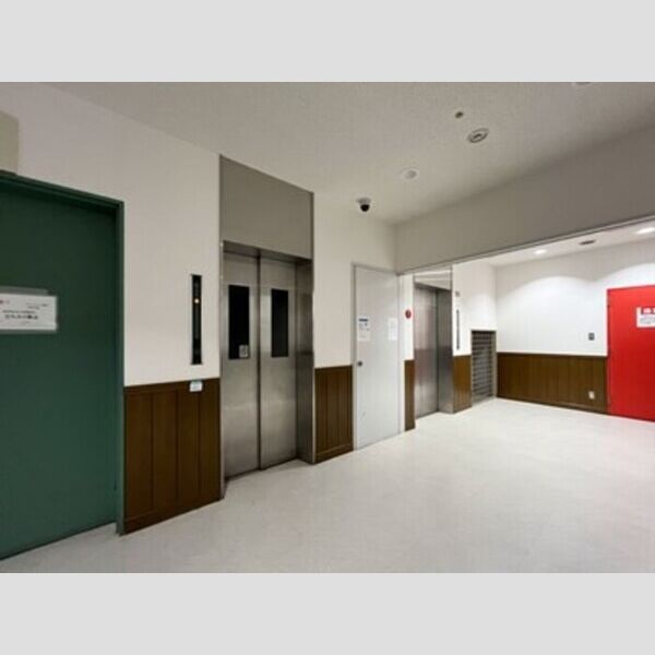 オーシャンビュー壱番館1302号室 エレベーター