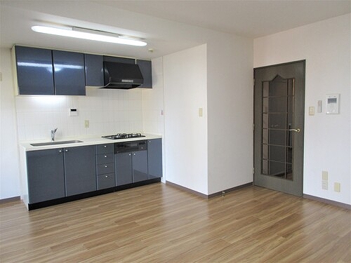 ライオンズマンション湘南江の島 リビングダイニング　別角度　前回募集時／2024年7月の写