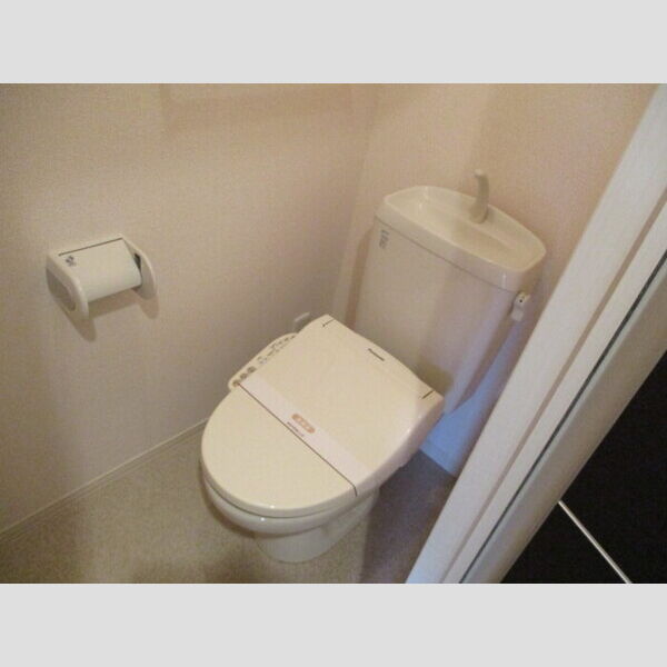 オベルジーヌ　D201号室 トイレ　温水洗浄暖房便座