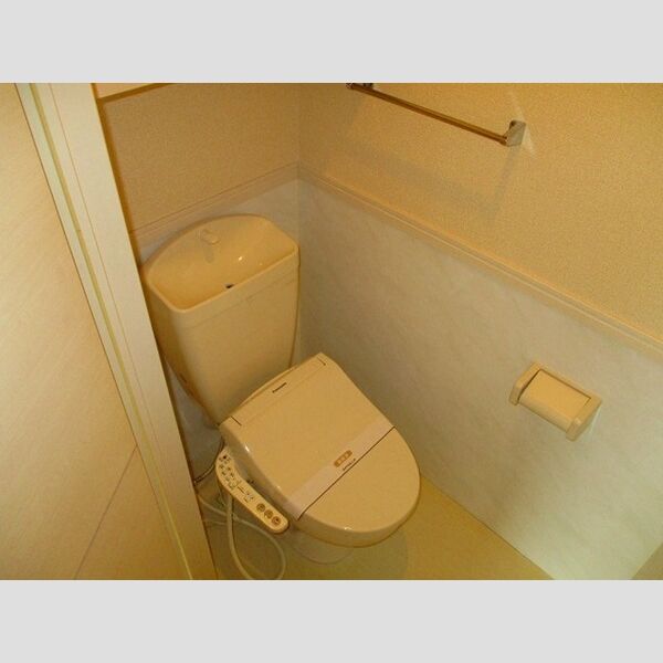 メゾン　あい・あこ　あこ302号室 温水洗浄段暖房便座