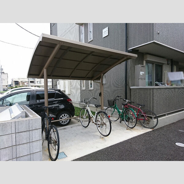 ラヴニール アン 駐輪場