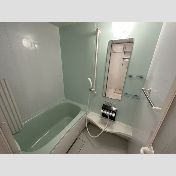 ドゥジェーム三山 浴室