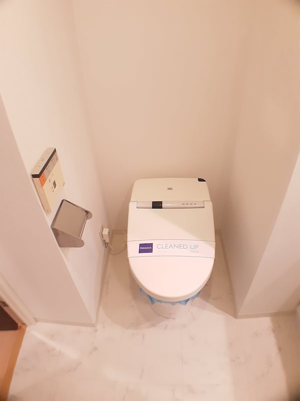 レジディア市谷薬王寺5階 トイレ