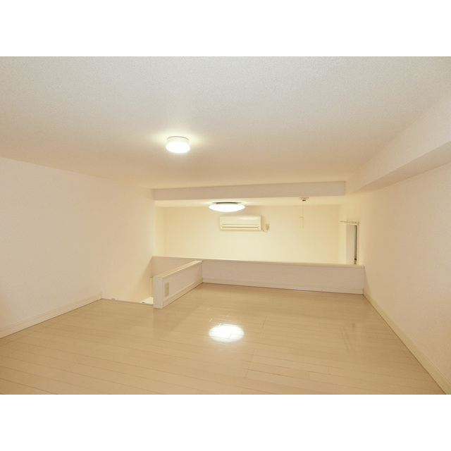 リバーサイド北千住103号室 ロフト6.3帖