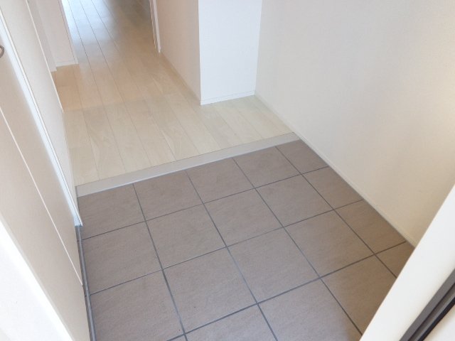 エルアージュ105号室 広々明るい玄関（イメージ）