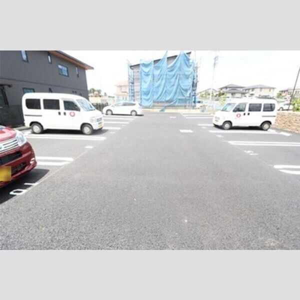 グランパルク　B 駐車場