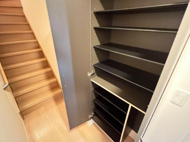 厚木市下川入新築アパート205号室 下駄箱（イメージ）