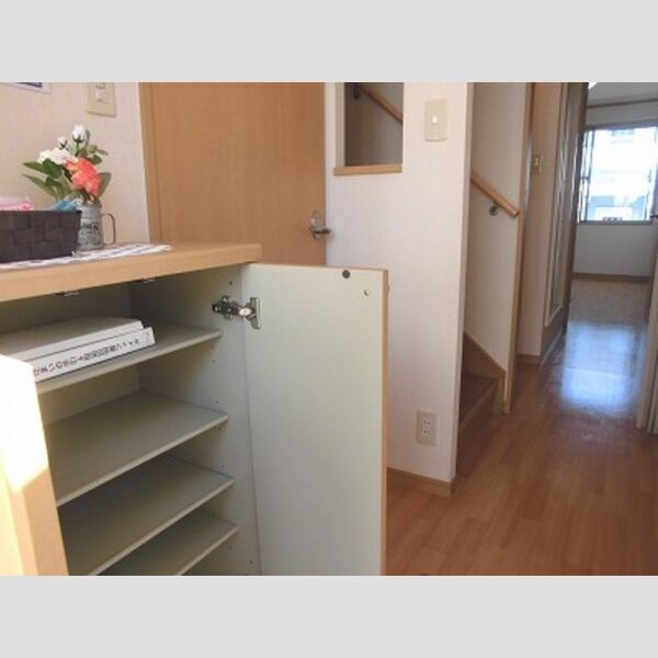 エスポワール・F103号室 シューズボックス