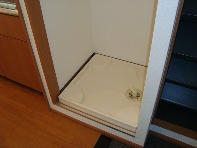 ポスト・マローネ00202号室 洗濯機置場