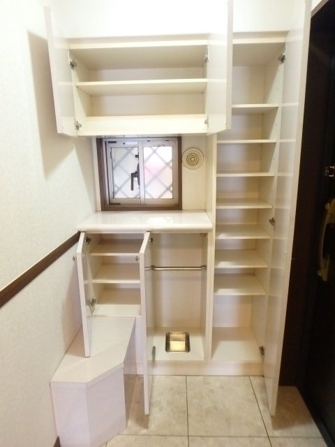 藤和ハイタウン梶ヶ谷 靴入