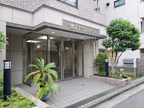 桜木町堂ノ下マンション5階 エントランス　※2024年6月撮影