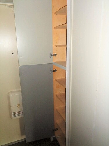 カルトゥーシュ芦花3階 下足入　※2019年7月撮影