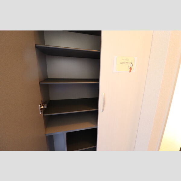 クオリタ・リリ305号室 シューズボックス