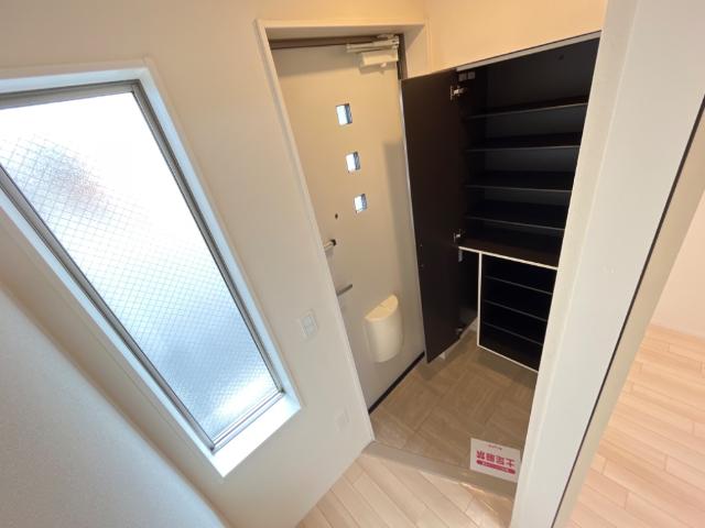 イルミナーレ106号室 玄関収納