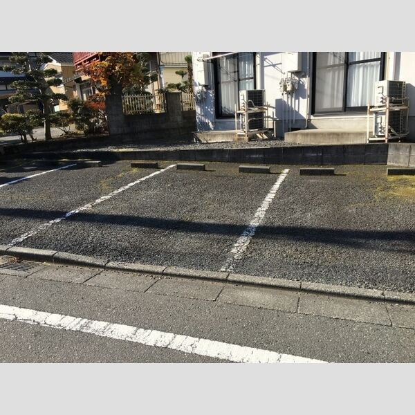 ヴェルメゾン美季 駐車場