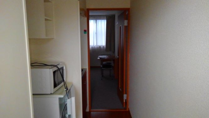 レオパレスブラン113号室 玄関