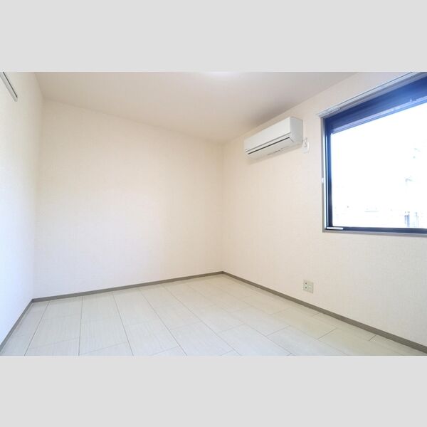 メゾン・ド・ラフィーネ　A102号室 北側洋室