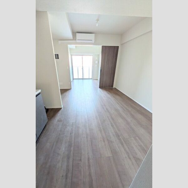 ロイジェント潮見0610号室 リビング