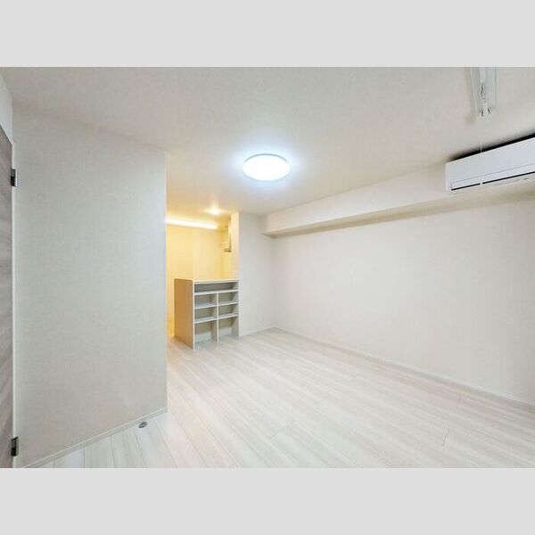 ガーデン島町東 リビング