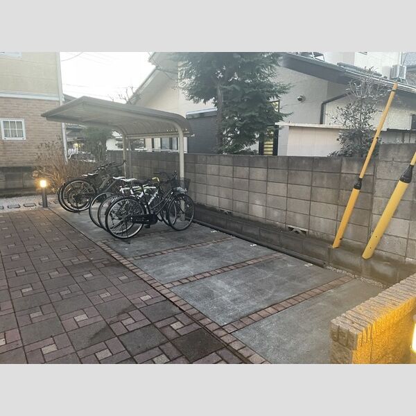 メゾン・ド・シャテーヌ 駐輪場