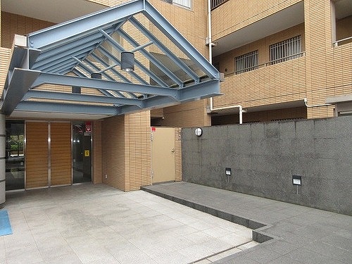 マスタ－ズガ－デン世田谷桜 エントランス