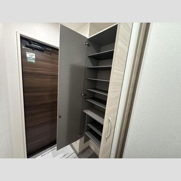 セレスティア南花畑Ⅲ305号室 シューズボックス