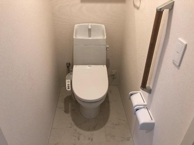 Ｓｈａｎｇｒｉ-Ｌａ　-シャングリラ-101号室 トイレ