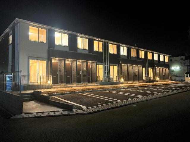 ルナ　クレセンテⅢ 外観写真（夜）