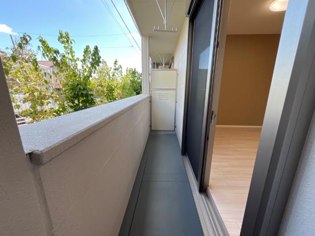 ユニヴェール102号室 ベランダ