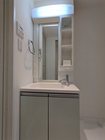 エルファーロ代々木0101号室 洗面