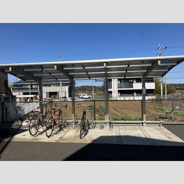 ウィステリア 駐輪場