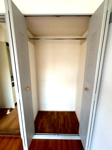 グランドール日野203号室 収納