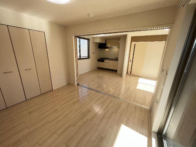 ラピスラズリ 洋室～リビング