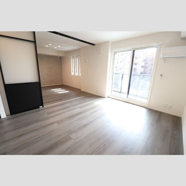 ピース　ラ　ヴィータ　E(イースト)303号室 LDK