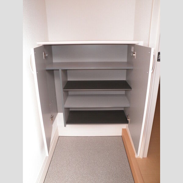 アダージョ 玄関