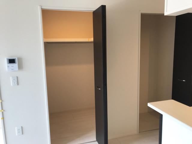 ルミエールドゥース105号室 収納