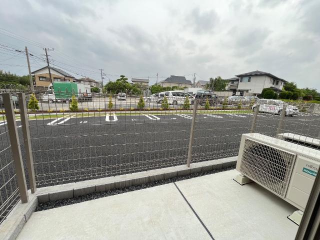 ノイエプルーシア106号室 専用庭