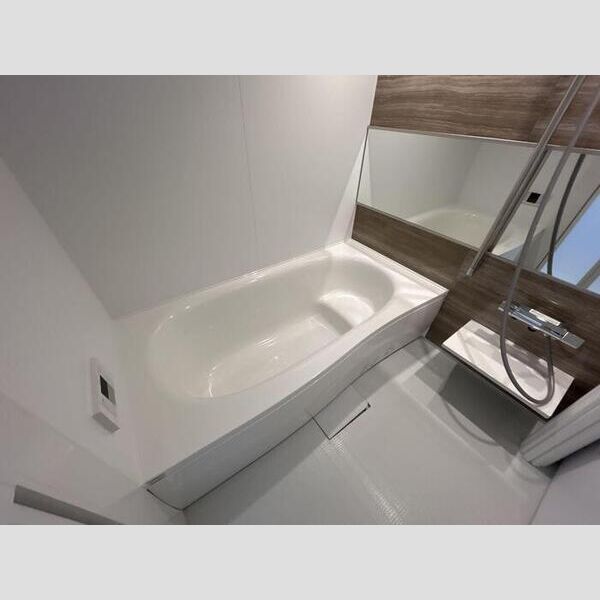 セレスティア西綾瀬205号室 浴室