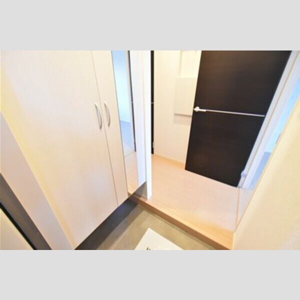 コンフィデンテⅠ102号室 玄関